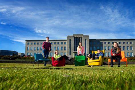 University of Iverness Logo